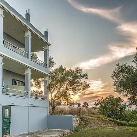 Blue Lagoon Apartment *