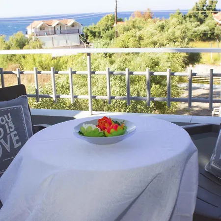 Blue Lagoon Apartment Amoudi